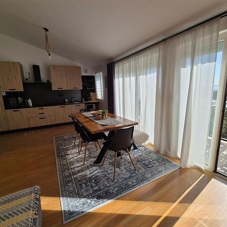 Apartment Near The Sea-Self Check-In Podstrana Kültér fotó
