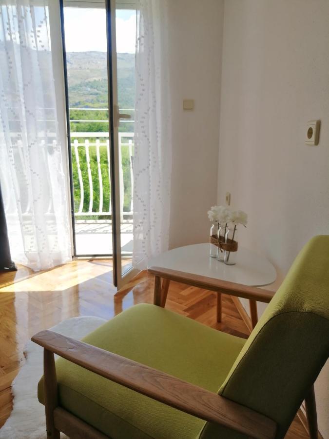 Apartment Near The Sea-Self Check-In Podstrana Kültér fotó