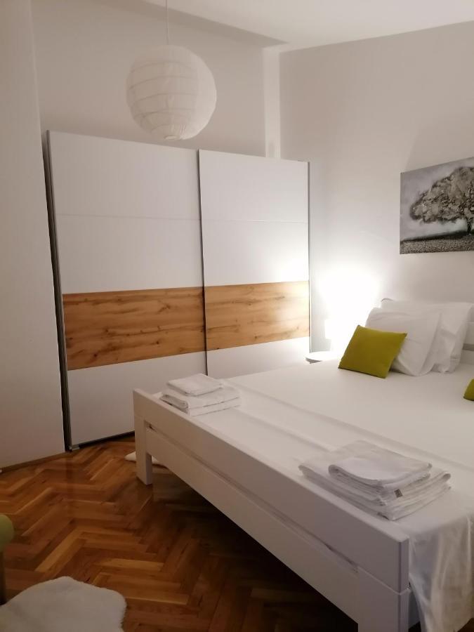 Apartment Near The Sea-Self Check-In Podstrana Kültér fotó