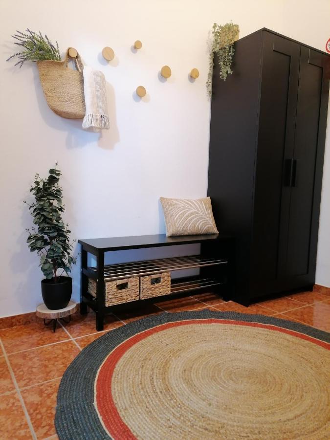 Apartment Near The Sea-Self Check-In Podstrana Kültér fotó