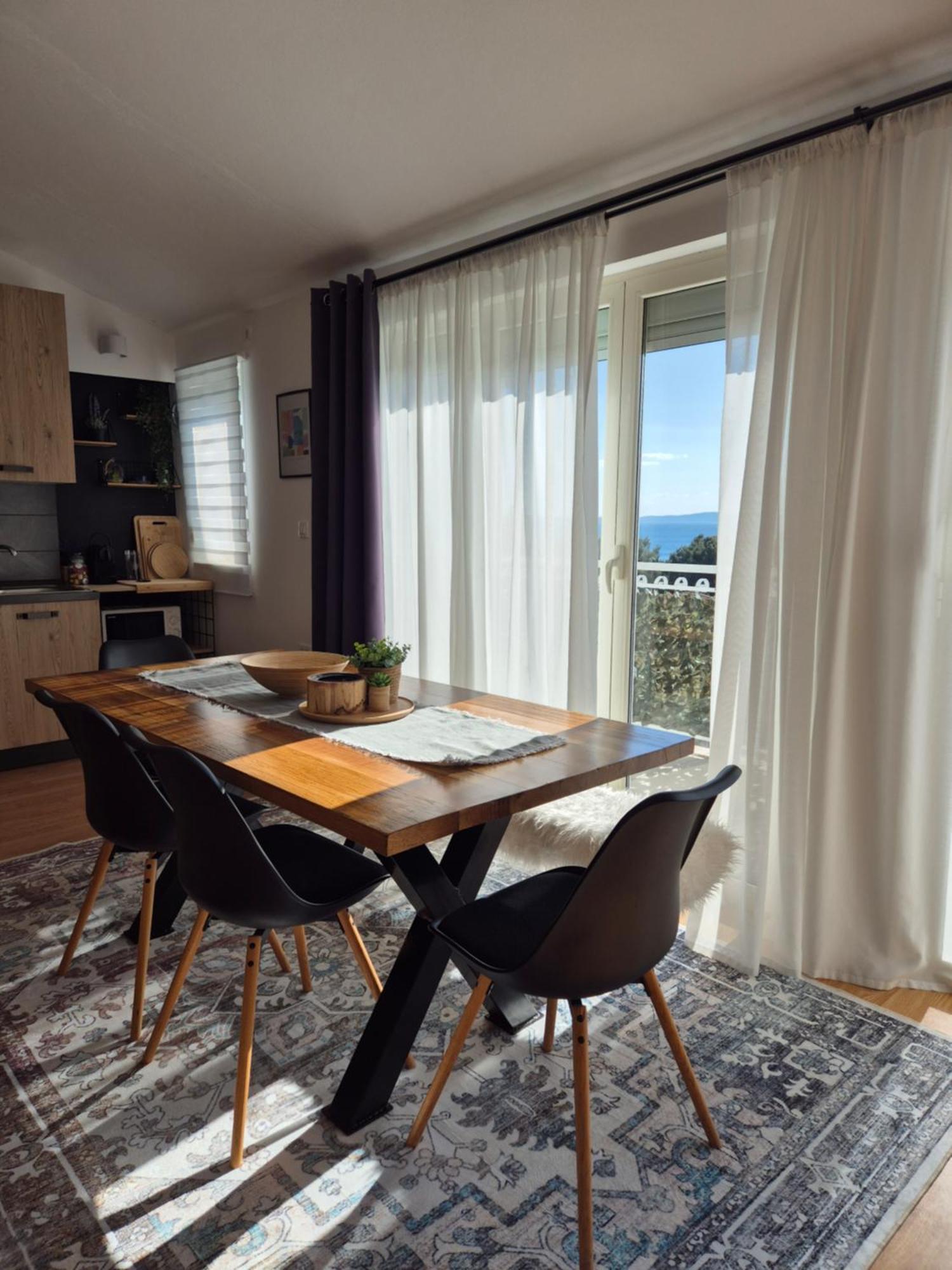 Apartment Near The Sea-Self Check-In Podstrana Kültér fotó
